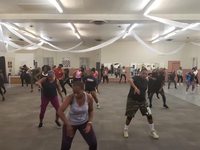 Zumba Queen Dee Picture 5