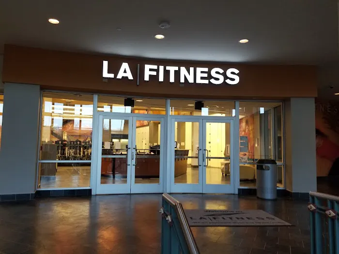 LA Fitness Picture 4