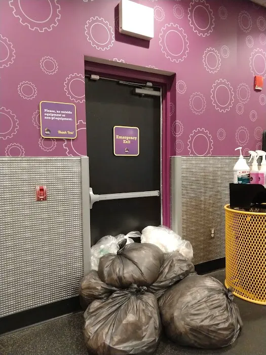 Planet Fitness Picture 3