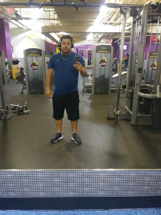 Planet Fitness Picture 9