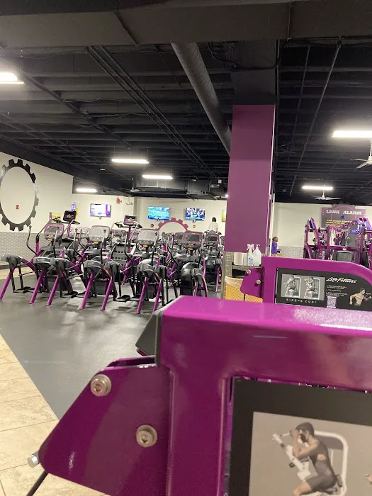 Planet Fitness Picture 10