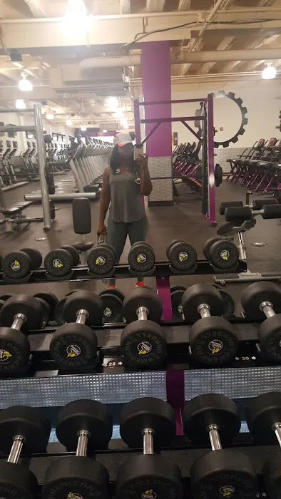 Planet Fitness Picture 7