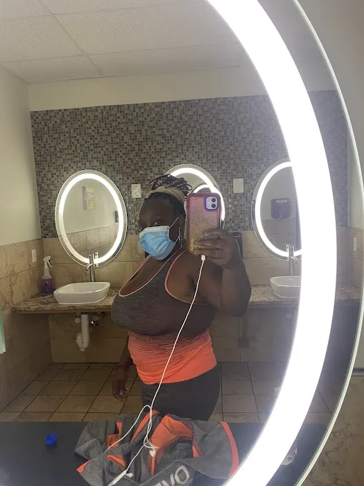 Planet Fitness Picture 4