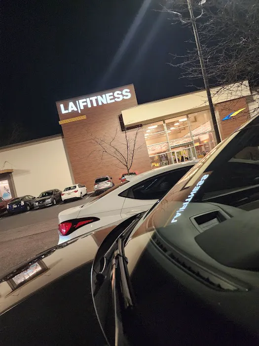 LA Fitness Picture 8