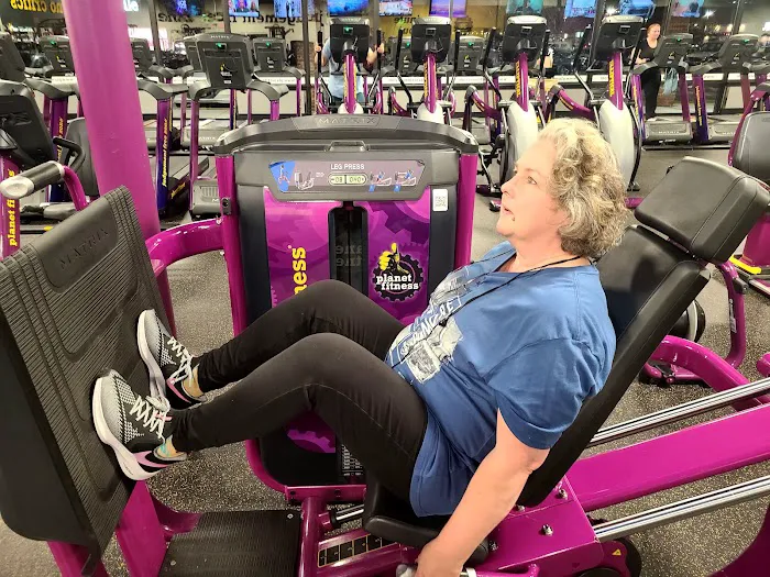 Planet Fitness Picture 7