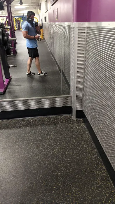 Planet Fitness Picture 1