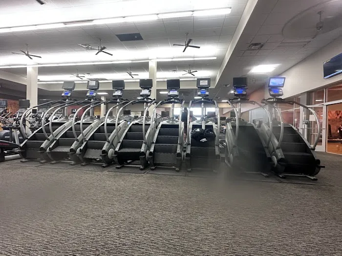 LA Fitness Picture 6