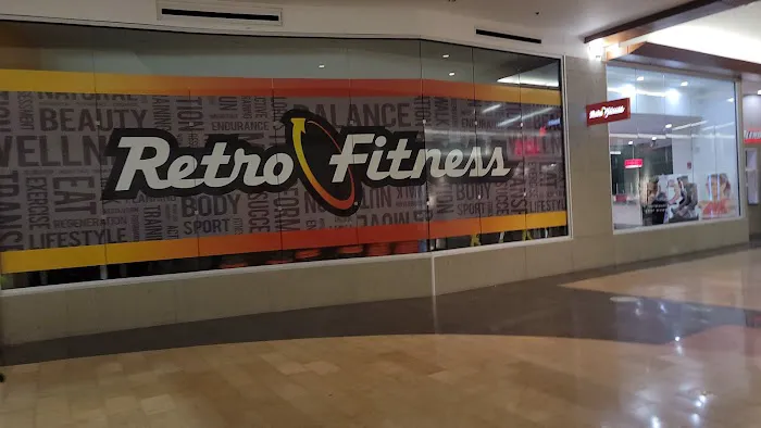 Retro Fitness Picture 6