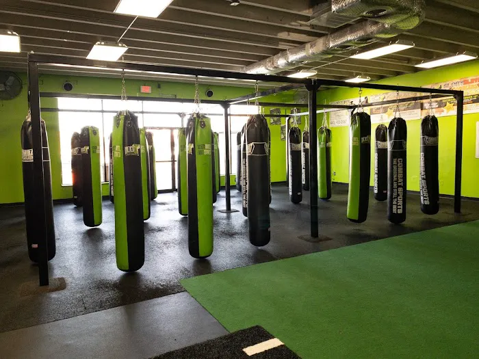 RISE Fitness & Kickboxing Picture 3