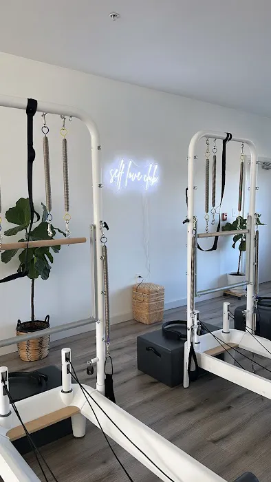 toned studio pilates Picture 4