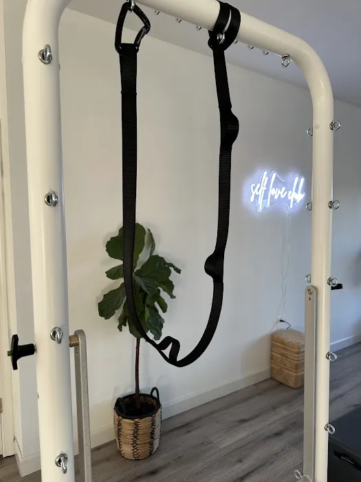 toned studio pilates Picture 6