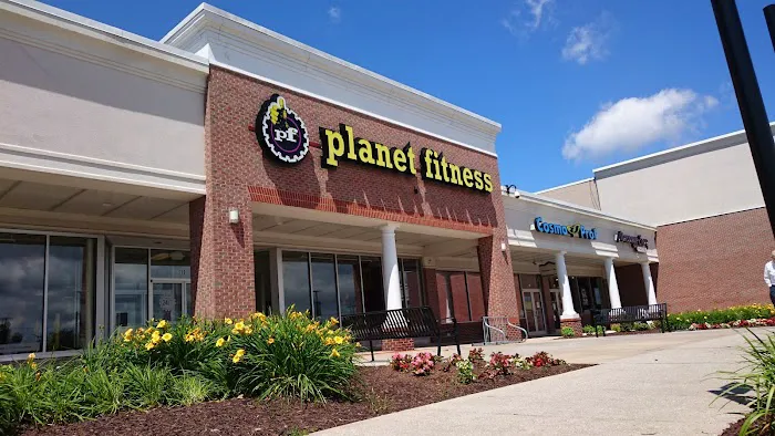 Planet Fitness Picture 9