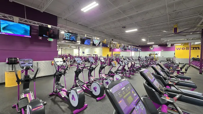 Planet Fitness Picture 6