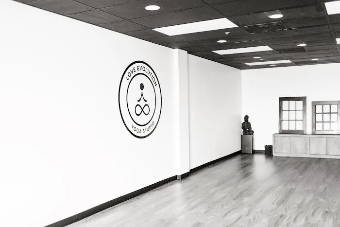 Love Evolution Yoga Studio Picture 5