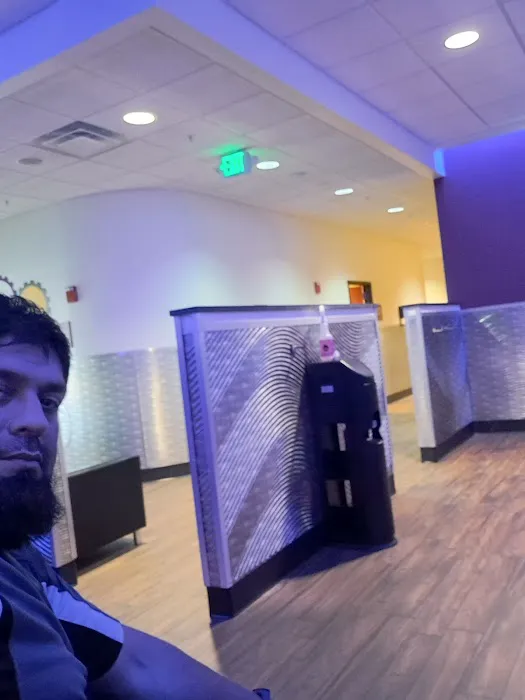 Planet Fitness Picture 8