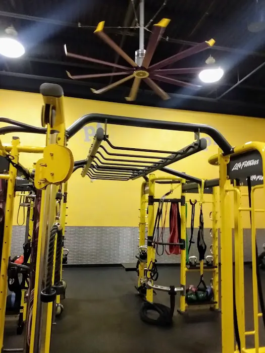 Planet Fitness Picture 9