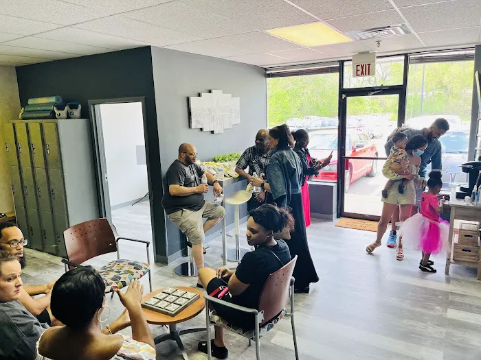 Life Addicts Studio Picture 2