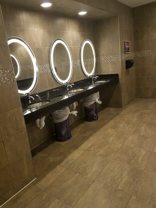 Planet Fitness Picture 4