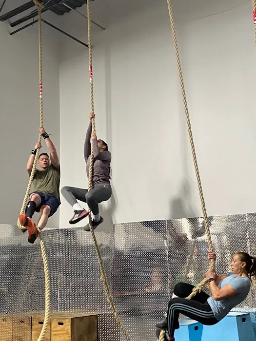 CrossFit Warehouse - Group Fitness in Alsip, IL Picture 7