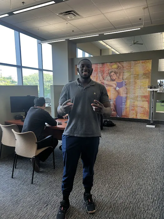 LA Fitness Picture 7