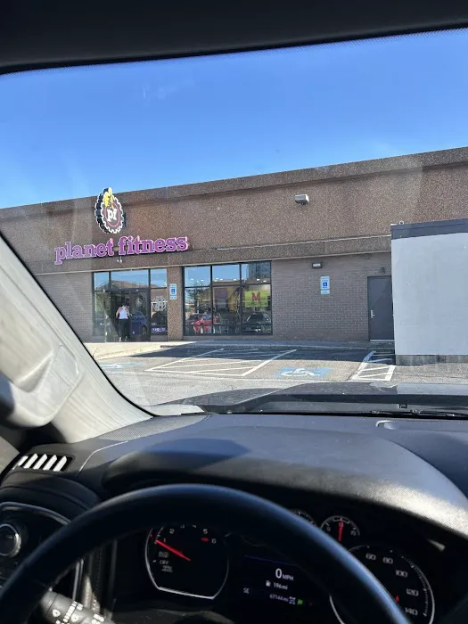 Planet Fitness Picture 6
