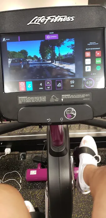 Planet Fitness Picture 6
