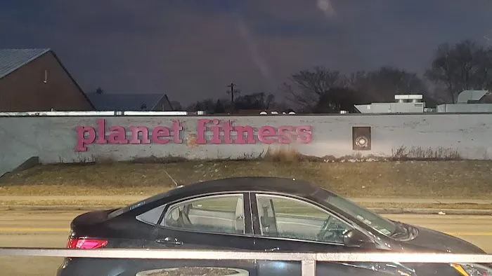 Planet Fitness Picture 8