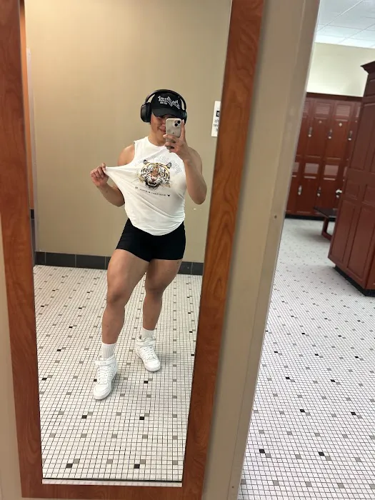 LA Fitness Picture 9