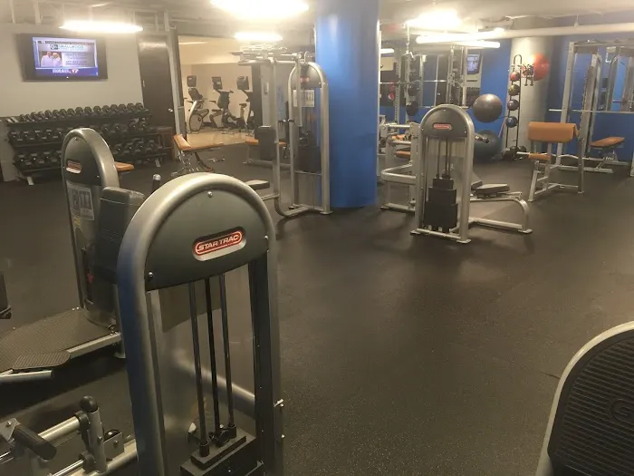 Downtown Fitness Picture 2