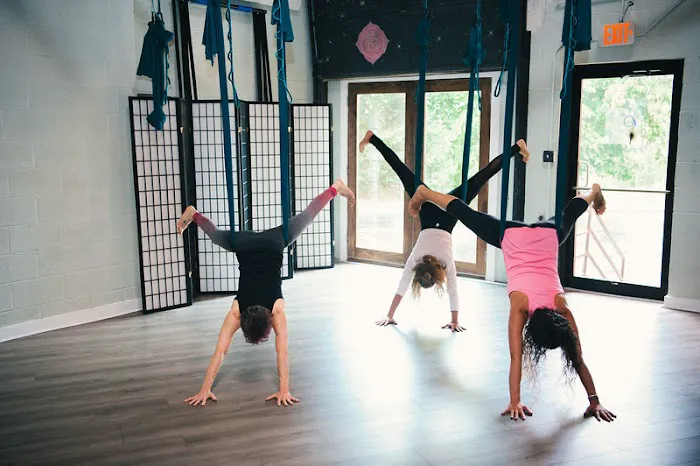 Yogamour Yoga & Healing Arts Center Picture 4