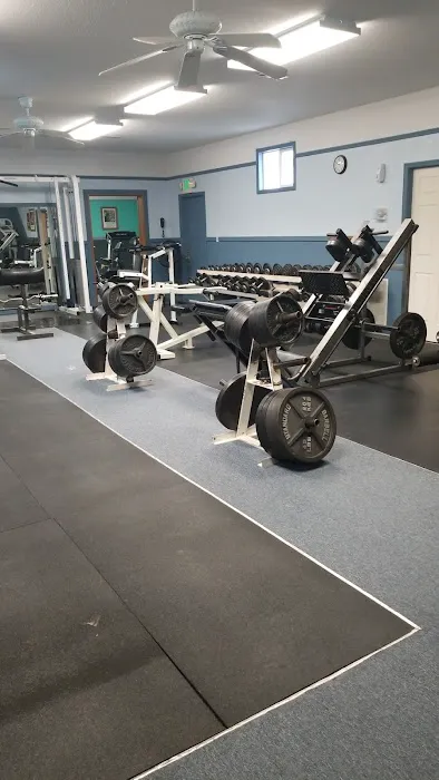 7th Street Health and Fitness and Tanning Salon Picture 2