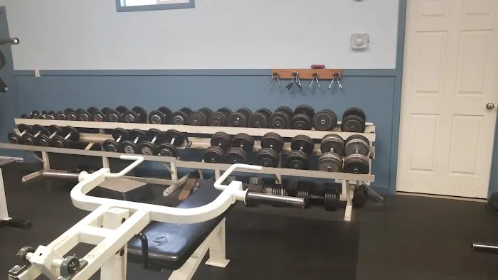 7th Street Health and Fitness and Tanning Salon Picture 4