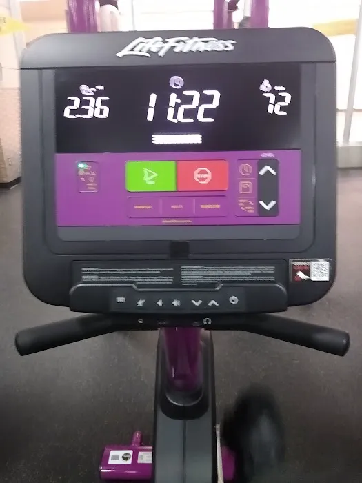 Planet Fitness Picture 10