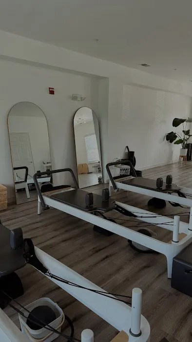 toned studio pilates Picture 5