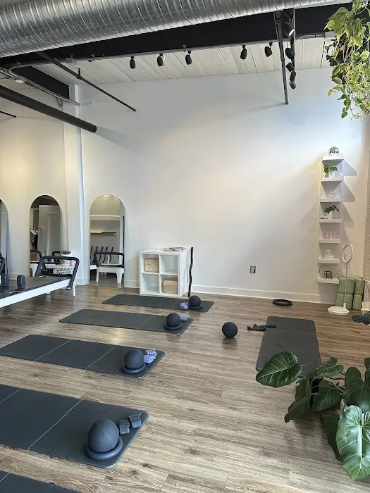 toned studio pilates Picture 8