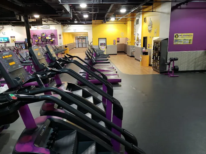 Planet Fitness Picture 8