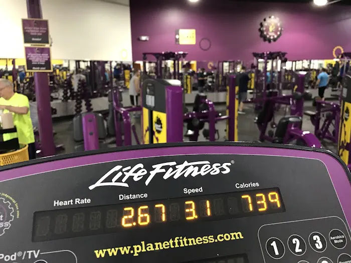Planet Fitness Picture 9