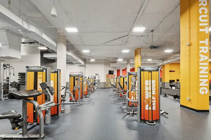 Crunch Fitness - College Park Picture 1