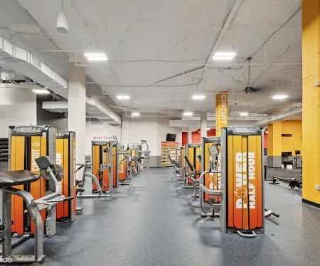 Crunch Fitness - College Park