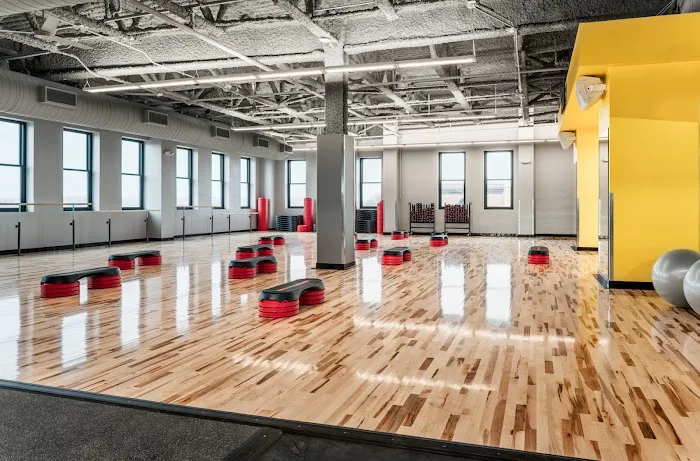 Gold's Gym - Riverdale Park Picture 3