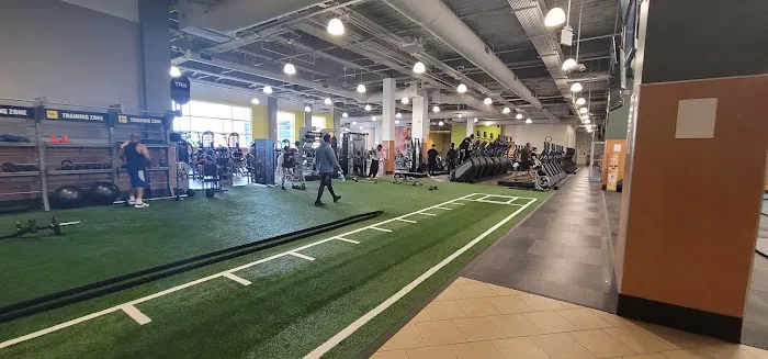 LA Fitness Picture 1