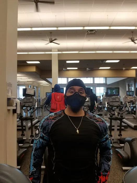 LA Fitness Picture 7