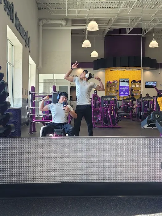 Planet Fitness Picture 9