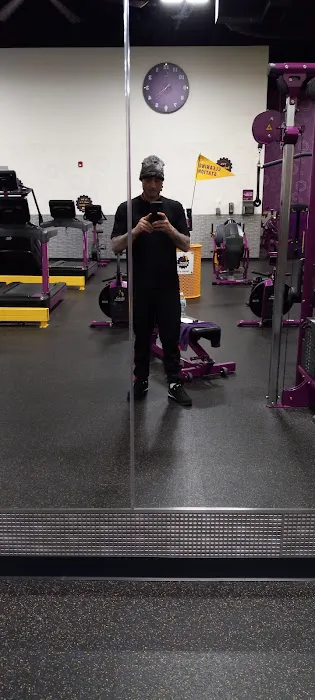 Planet Fitness Picture 9
