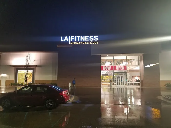 LA Fitness Picture 6