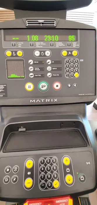 LA Fitness Picture 9