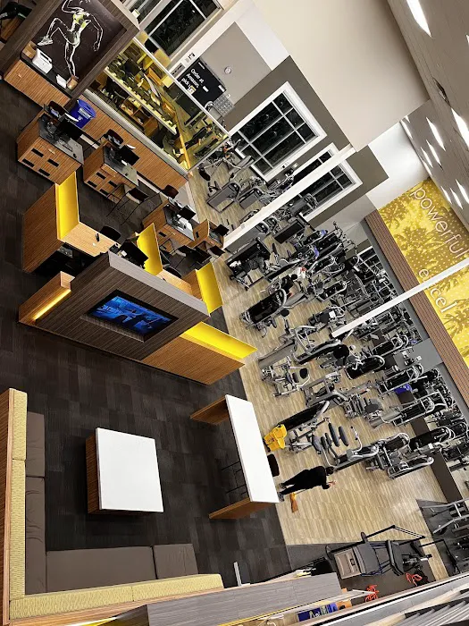 LA Fitness Picture 7