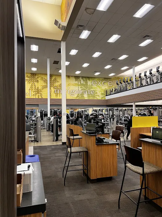 LA Fitness Picture 4