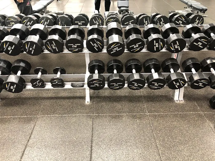 LA Fitness Picture 9
