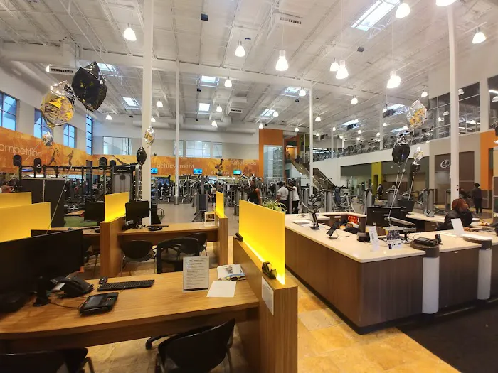 LA Fitness Picture 7